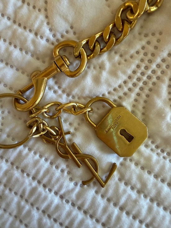 Saint Laurent Cream Quilted Chevron Leather Shoulder Bag with Gold Hardware - Picture 4 of 8